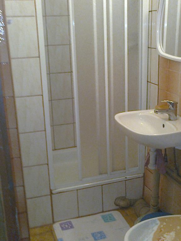 Maxim Pokoje Goscinne Iwonicz-Zdroj Exterior photo